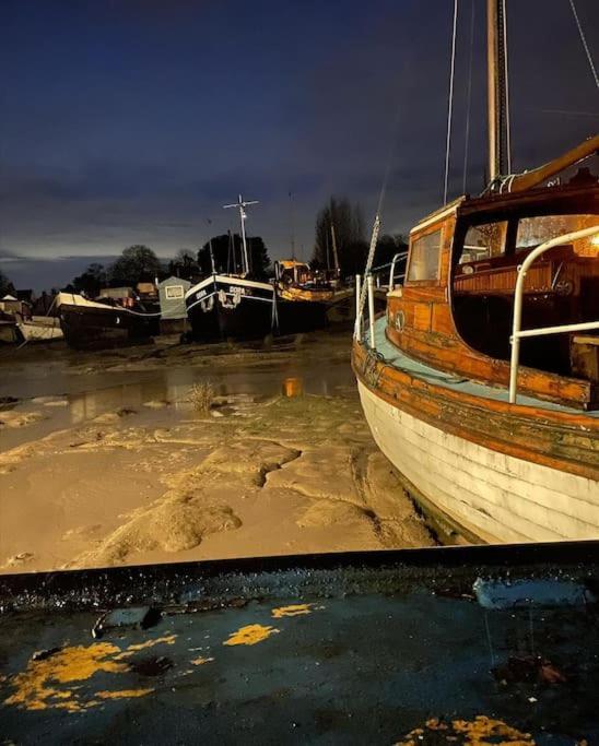 Toosey Lass - St Osyth Creek Saint Osyth المظهر الخارجي الصورة