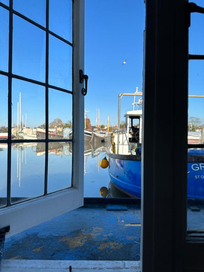 Toosey Lass - St Osyth Creek Saint Osyth المظهر الخارجي الصورة